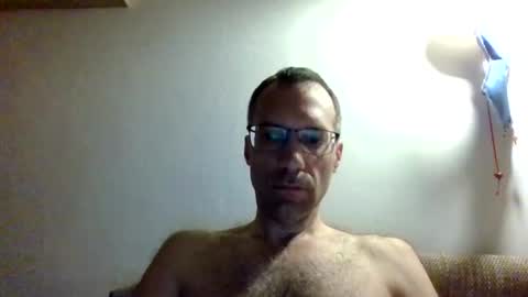 Snapshot of shsfdfl198152 chatting on 09/11/25, 03:28 Dniel Gyrffy online show from 09/11/25, 03:28