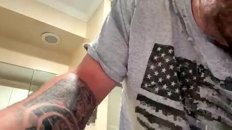 Snapshot of shubby420 chatting on 01/14/25, 01:28 YeahBoi420 online show from 01/14/25, 01:28