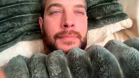 Snapshot of shubby420 chatting on 02/01/25, 04:44 YeahBoi420 online show from 02/01/25, 04:44