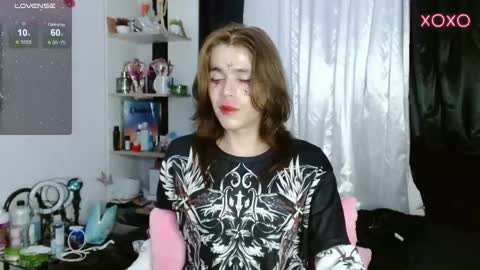 Snapshot of shun_sun chatting on 12/12/24, 03:32 Shun White online show from 12/12/24, 03:32