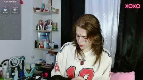 Snapshot of shun_sun chatting on 12/16/24, 03:19 Shun White online show from 12/16/24, 03:19