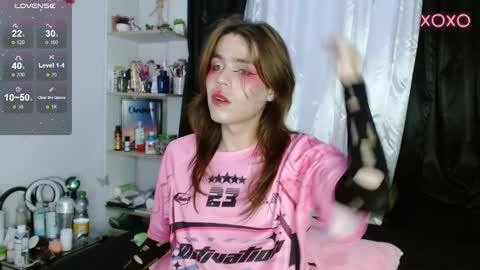 Snapshot of shun_sun chatting on 02/20/25, 02:18 Shun White online show from 02/20/25, 02:18