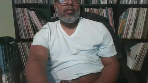 Snapshot of shy333 chatting on 04/14/26, 02:12 SHY333 online show from 04/14/26, 02:12