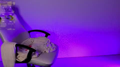 Snapshot of shy____mary chatting on 12/23/24, 02:45 MARY online show from 12/23/24, 02:45