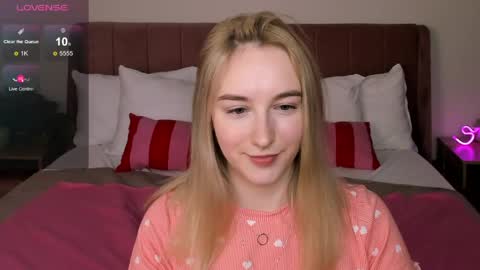 Snapshot of shy__polly chatting on 05/16/26, 12:40 Polly online show from 05/16/26, 12:40