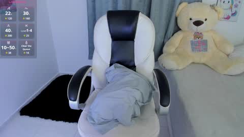 Snapshot of shy_angel4 chatting on 12/14/24, 04:01 Nahomy online show from 12/14/24, 04:01