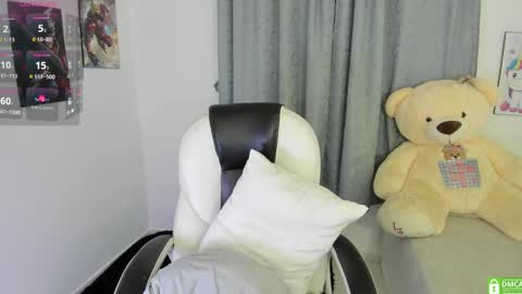 Snapshot of shy_angel4 chatting on 02/05/25, 06:13 Nahomy online show from 02/05/25, 06:13