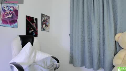 Snapshot of shy_angel4 chatting on 02/06/25, 05:35 Nahomy online show from 02/06/25, 05:35