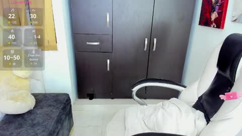 Nahomy online show from 04/01/26, 09:12