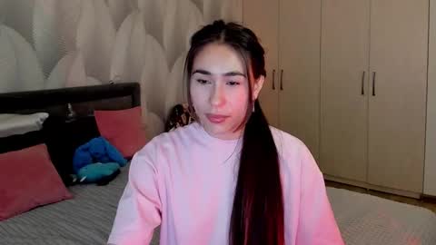 Snapshot of shy_bambiii chatting on 11/12/25, 02:23 Mika online show from 11/12/25, 02:23