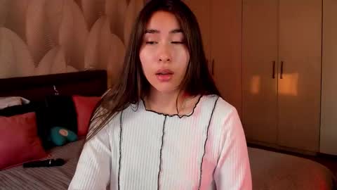 Snapshot of shy_bambiii chatting on 12/01/25, 03:00 Mika online show from 12/01/25, 03:00