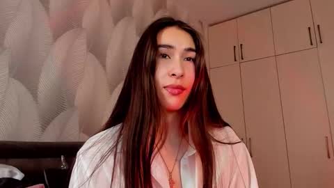 Snapshot of shy_bambiii chatting on 02/02/26, 02:54 Mika online show from 02/02/26, 02:54