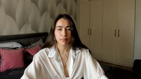 Snapshot of shy_bambiii chatting on 03/02/26, 04:25 Mika online show from 03/02/26, 04:25