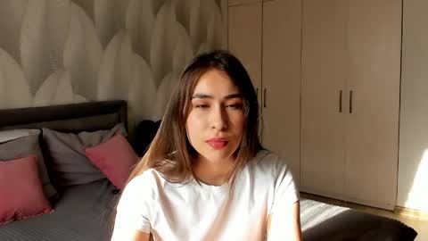 Mika online show from 04/03/26, 02:20