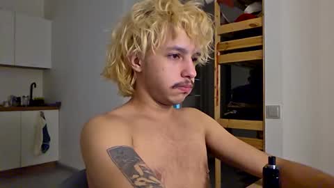 Snapshot of shy_boy17 chatting on 01/07/26, 04:31 your shy boy online show from 01/07/26, 04:31