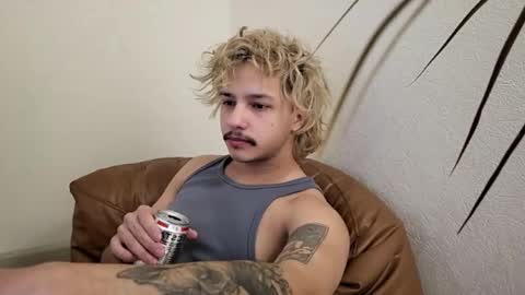 Snapshot of shy_boy17 chatting on 02/19/26, 02:57 your shy boy online show from 02/19/26, 02:57