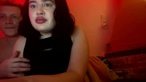 shy_couple_cute online show from 02/01/25, 08:37