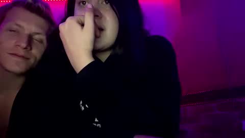 shy_couple_cute online show from 02/02/25, 08:08