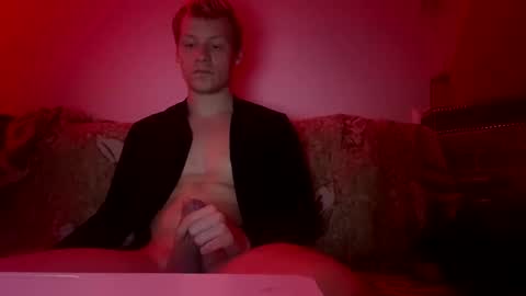 shy_couple_cute online show from 02/04/25, 11:59