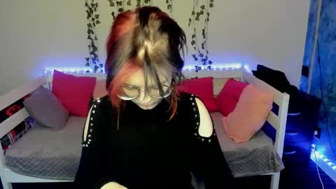 shy_elina01 online show from 01/07/26, 10:07