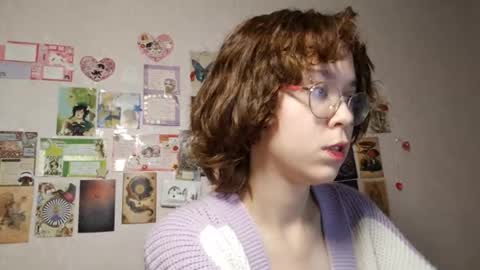 Snapshot of shy_kiss_twinkle_bloop chatting on 09/08/25, 02:49 Milena online show from 09/08/25, 02:49