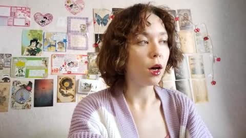 Snapshot of shy_kiss_twinkle_bloop chatting on 09/19/25, 11:00 Milena online show from 09/19/25, 11:00