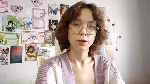 Snapshot of shy_kiss_twinkle_bloop chatting on 09/20/25, 09:10 Milena online show from 09/20/25, 09:10