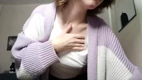 Snapshot of shy_kiss_twinkle_bloop chatting on 09/24/25, 01:14 Milena online show from 09/24/25, 01:14