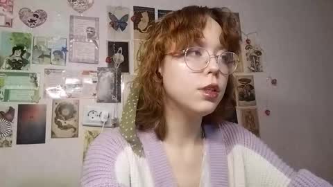 Snapshot of shy_kiss_twinkle_bloop chatting on 10/07/25, 01:08 Milena online show from 10/07/25, 01:08