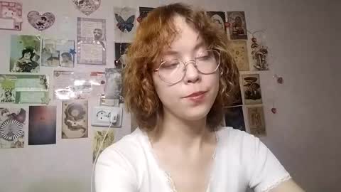 Snapshot of shy_kiss_twinkle_bloop chatting on 10/08/25, 05:21 Milena online show from 10/08/25, 05:21