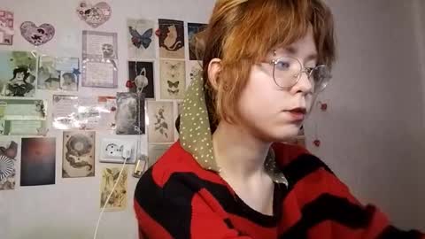 Snapshot of shy_kiss_twinkle_bloop chatting on 10/11/25, 12:15 Milena online show from 10/11/25, 12:15