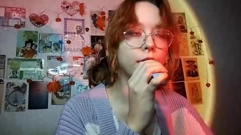 Snapshot of shy_kiss_twinkle_bloop chatting on 11/22/25, 02:05 Milena online show from 11/22/25, 02:05