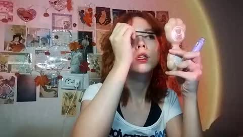 Snapshot of shy_kiss_twinkle_bloop chatting on 11/30/25, 01:59 Milena online show from 11/30/25, 01:59