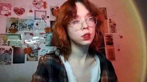 Snapshot of shy_kiss_twinkle_bloop chatting on 12/01/25, 04:23 Milena online show from 12/01/25, 04:23