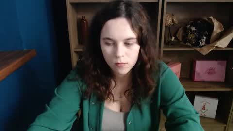 Snapshot of shy_lil chatting on 10/13/25, 12:38 shy_lil online show from 10/13/25, 12:38