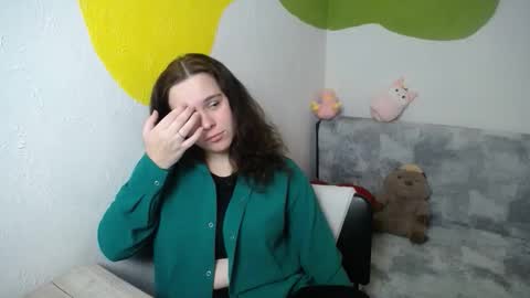 Snapshot of shy_lil chatting on 11/06/25, 02:29 shy_lil online show from 11/06/25, 02:29