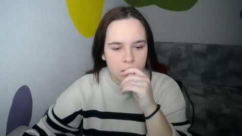 Snapshot of shy_lil chatting on 12/05/25, 01:31 shy_lil online show from 12/05/25, 01:31