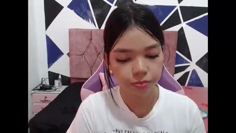 Snapshot of shy_luna18 chatting on 10/17/25, 03:47 luna online show from 10/17/25, 03:47