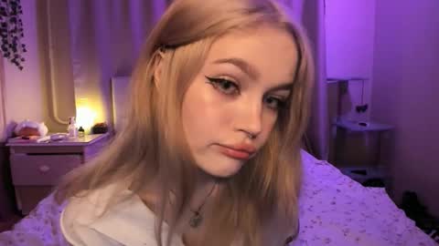 Snapshot of shy_meowmegan chatting on 09/21/25, 09:38 Megan 3 online show from 09/21/25, 09:38