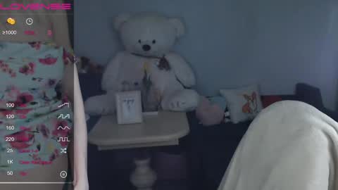 Snapshot of shy_moony chatting on 03/08/25, 12:44 just Alex online show from 03/08/25, 12:44