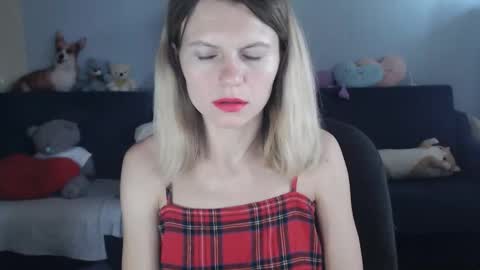 Snapshot of shy_moony chatting on 09/09/25, 03:33 just Alex online show from 09/09/25, 03:33