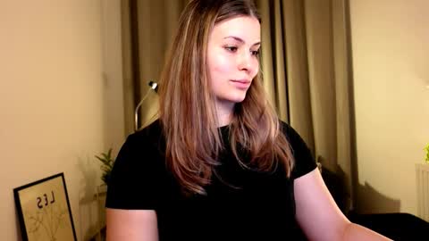 shy_nerd_babyy online show from 02/04/25, 11:16