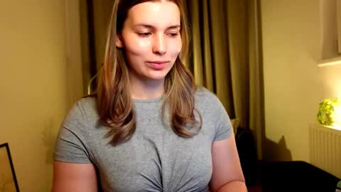 shy_nerd_babyy online show from 02/22/25, 04:40