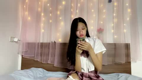 Snapshot of shy_pink_doll chatting on 06/18/26, 04:11 shy_pink_doll online show from 06/18/26, 04:11