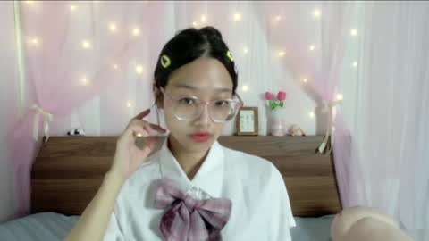 Snapshot of shy_pink_doll chatting on 07/29/26, 03:54 shy_pink_doll online show from 07/29/26, 03:54