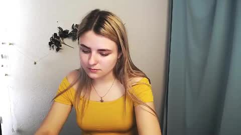 shy_sabrina_ online show from 05/20/26, 11:49