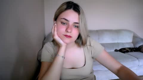 shy_sabrina_ online show from 05/25/26, 02:23