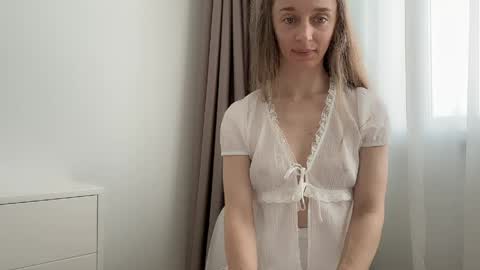 shy_schoolgirl_ online show from 05/28/26, 12:35