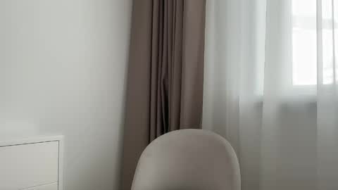 shy_schoolgirl_ online show from 06/04/26, 06:52