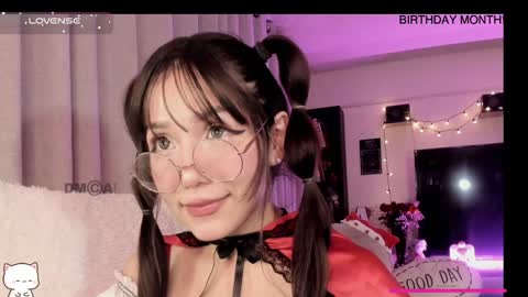 Snapshot of shyangie24 chatting on 12/17/24, 03:39 Angeline 3 independent come here when am horny... online show from 12/17/24, 03:39